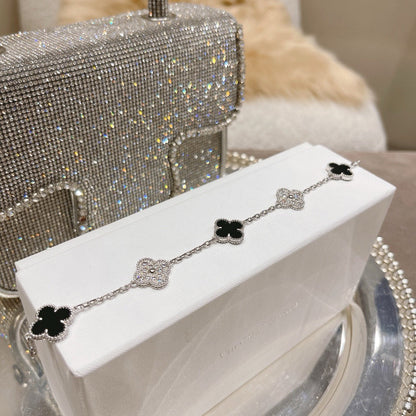 [Sparkle]GLÜCKSKLEE-ARMREIF MIT 5 MOTIVEN – KOLLEKTION SCHWARZES ONYX