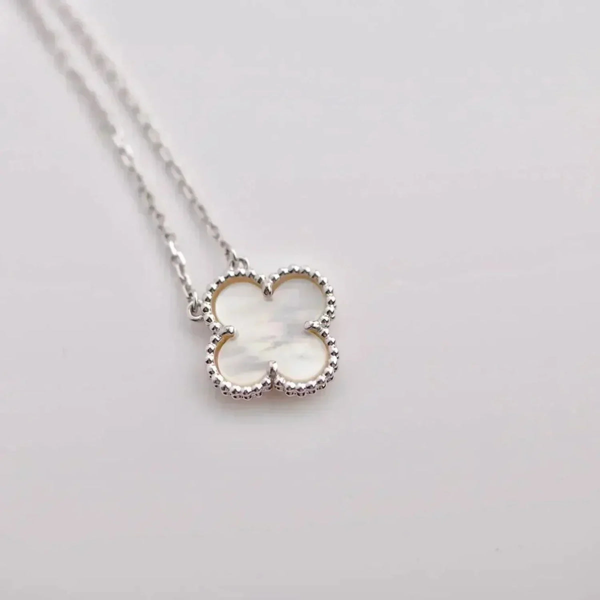 [sparkle Jewelry ]CLOVER  15MM WHITE MOTHER-OF-PEARL SILVER