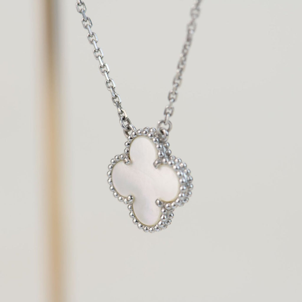 [sparkle Jewelry ]CLOVER  15MM WHITE MOTHER-OF-PEARL SILVER