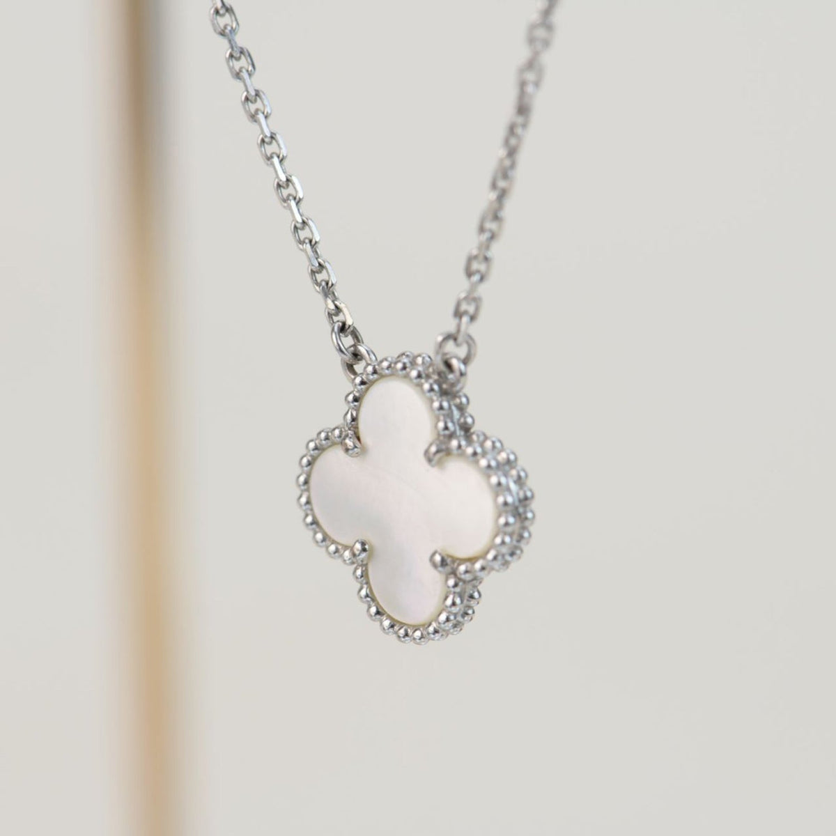 [sparkle Jewelry ]CLOVER  15MM WHITE MOTHER-OF-PEARL SILVER