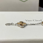 [sparkle Jewelry ]CLOVER  5 MOTIFS  CHRISTMAS LIMITED EDITION BRACELET