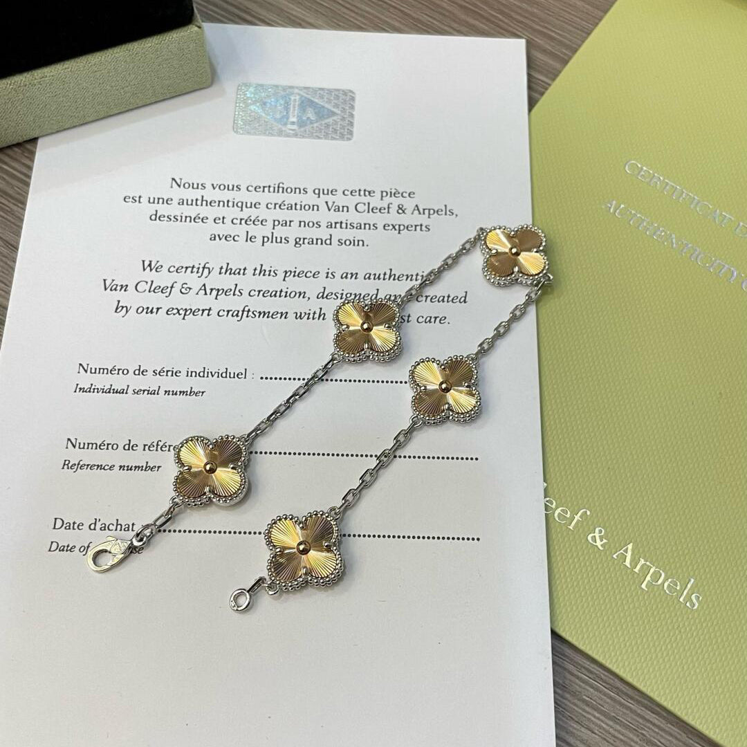 [sparkle Jewelry ]CLOVER  5 MOTIFS  CHRISTMAS LIMITED EDITION BRACELET