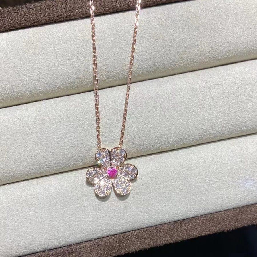 [Sparkle]PAVÉ DIAMOND BUTTERFLY CHARM NECKLACE