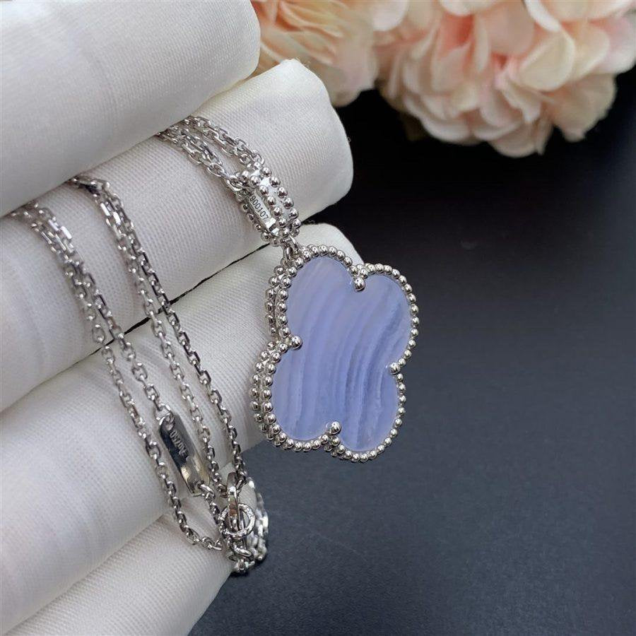 [sparkle Jewelry ]CLOVER SILVER CHALCEDONY BIG CLOVER NECKLACE