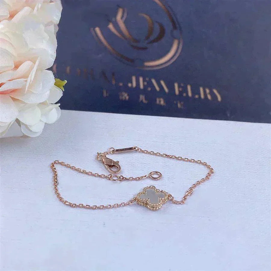 [sparkle Jewelry ]CLOVER WHITE MOP SINGLE FLOWER BRACELET