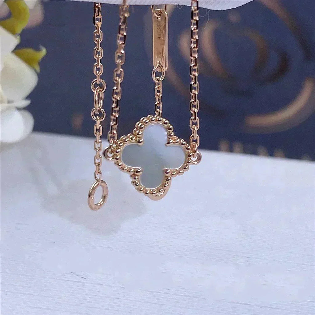 [sparkle Jewelry ]CLOVER WHITE MOP SINGLE FLOWER BRACELET