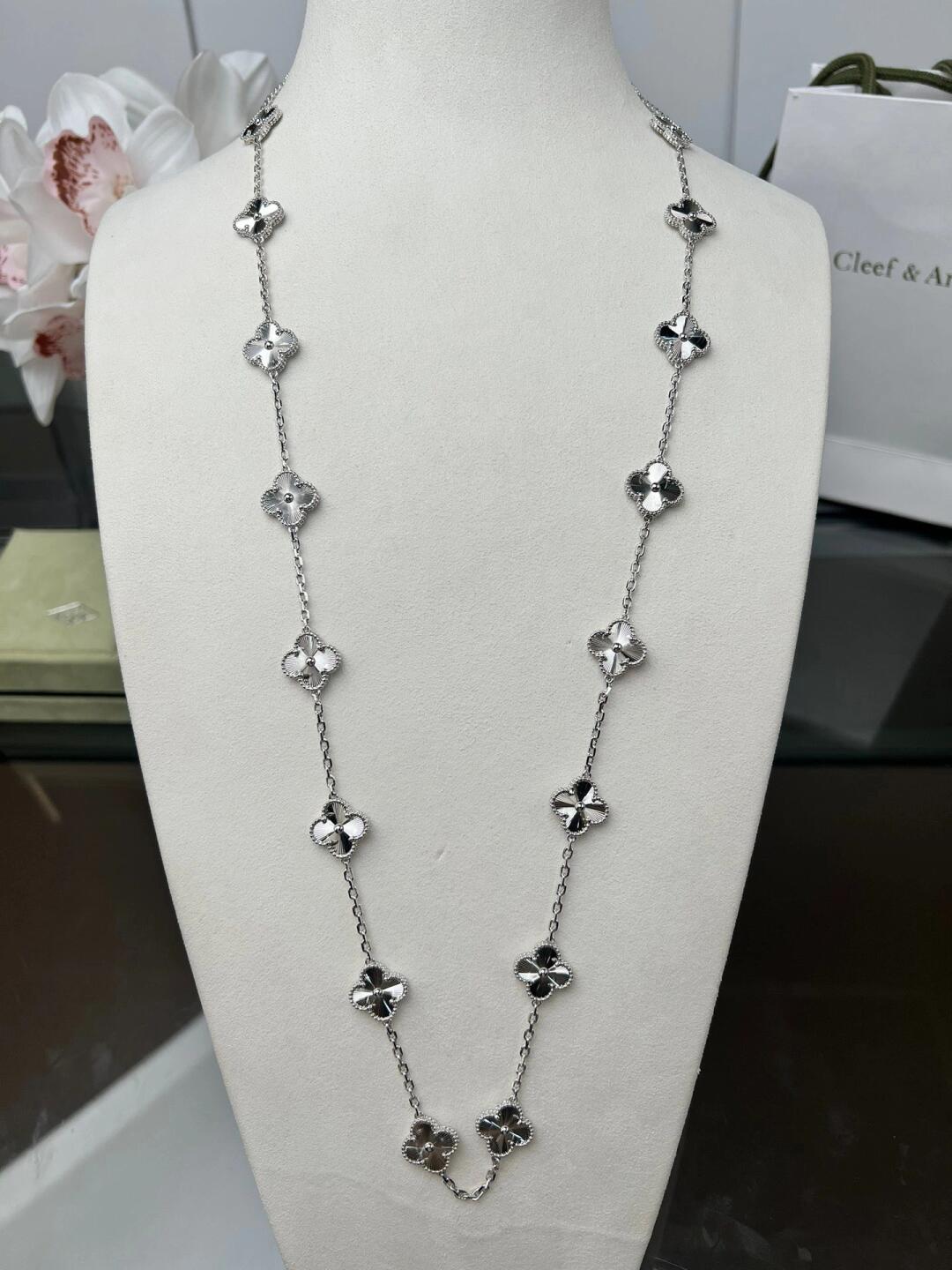 [sparkle Jewelry ]CLOVER 20 MOTIFS  LASER SILVER