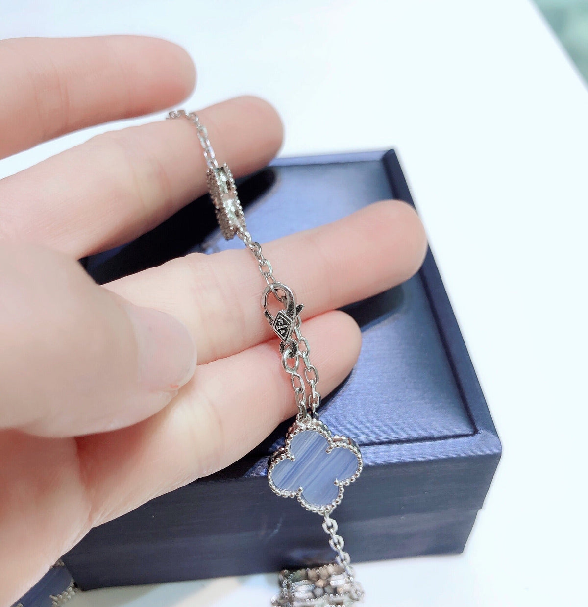 [sparkle Jewelry ]CLOVER 10 MOTIFS CHALCEDONY DIAMONDS SILVER NECKLACE