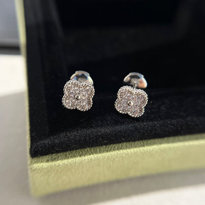[sparkle Jewelry ]CLOVER MINI DIAMOND STUD EARRINGS