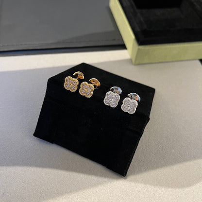 [sparkle Jewelry ]CLOVER MINI DIAMOND STUD EARRINGS