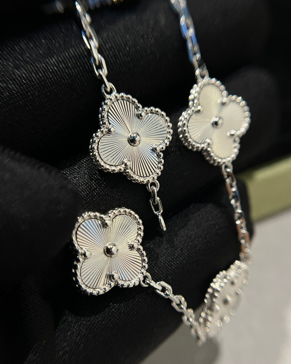 [sparkle Jewelry ] CLOVER 5 MOTIF LASER BRACELET COLLECTION
