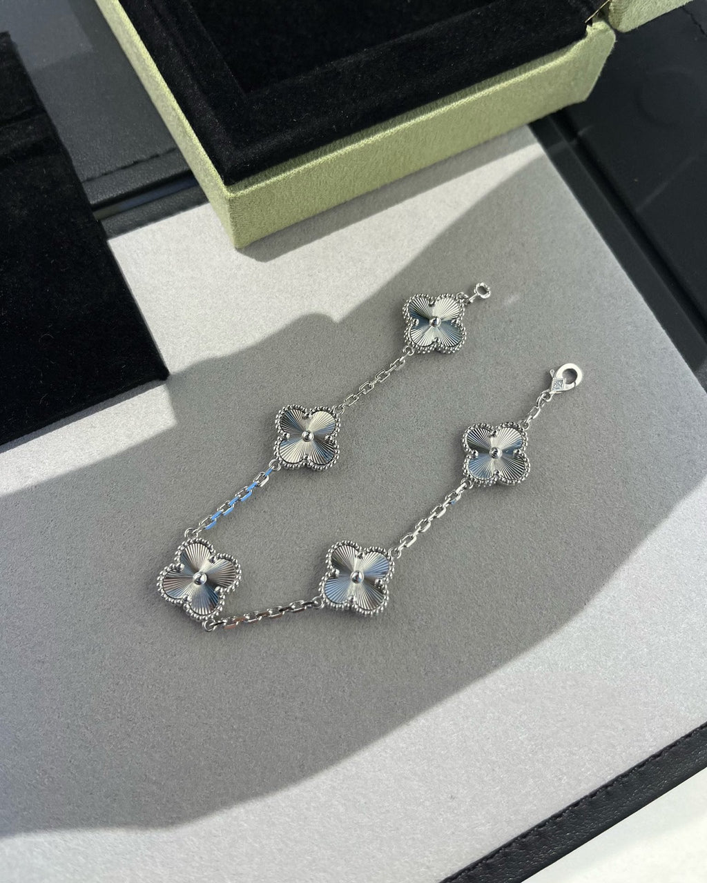 [sparkle Jewelry ] CLOVER 5 MOTIF LASER BRACELET COLLECTION